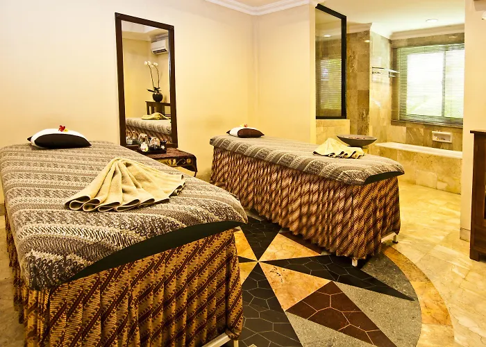 Kumala Pantai Hotel 3*